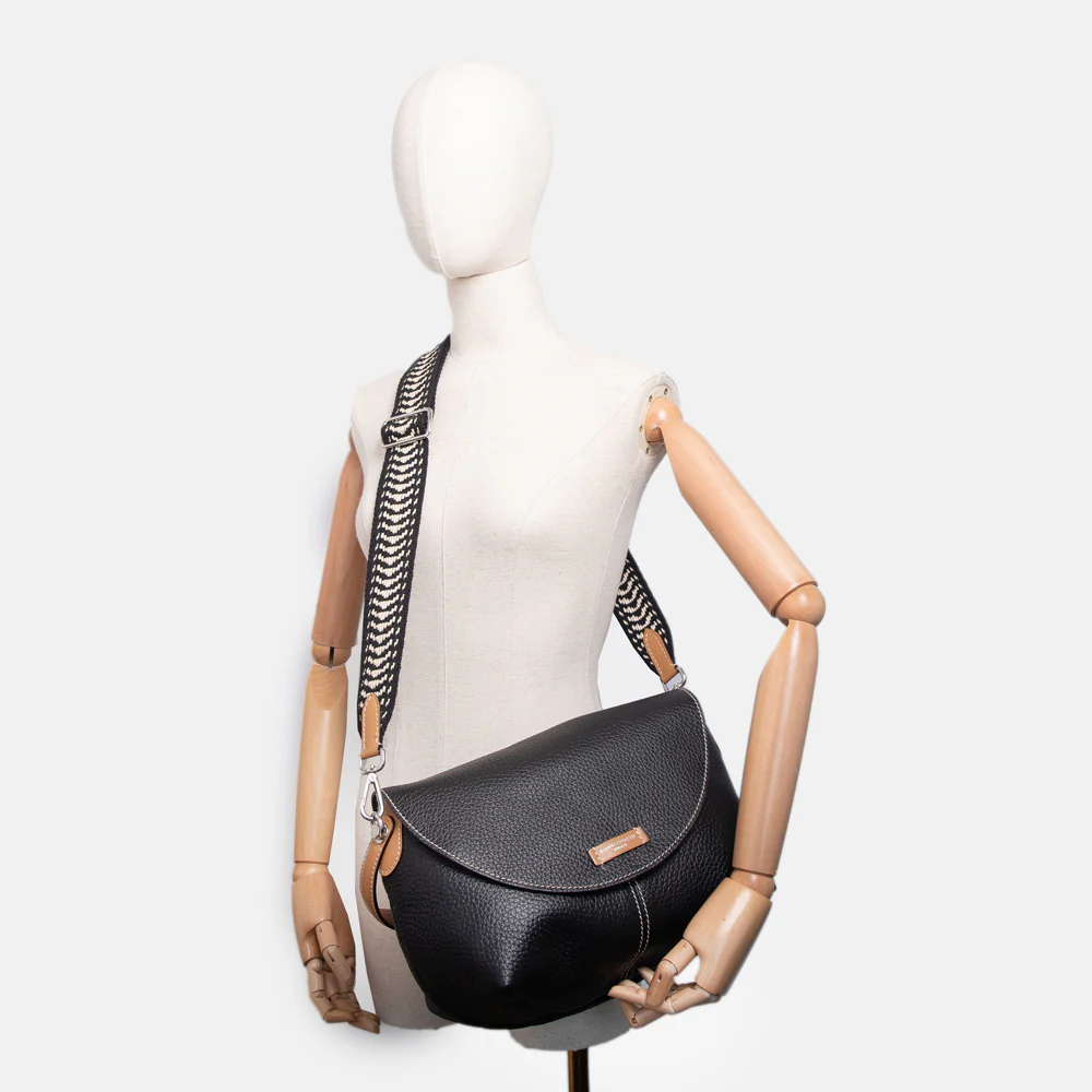 Black Leather Alessandra Shoulder Bag - Image 6
