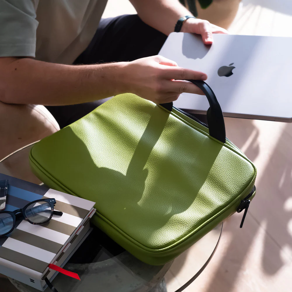 Moss Green 16" Laptop Bag - Image 3